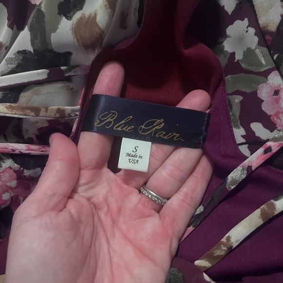 NWOT Francesca's Burgundy Floral Sleeveless V-Neck Dress Size S - Picture 3 of 3